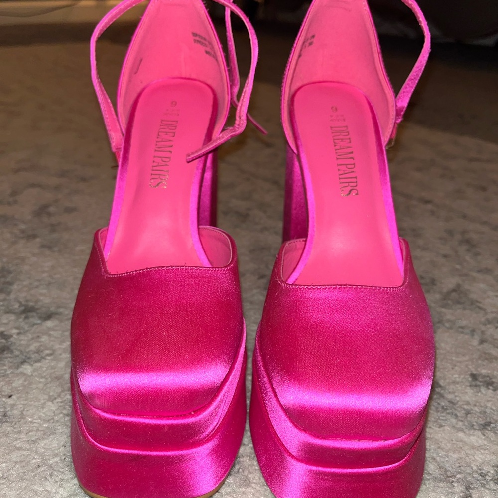 Platform Heels 
Brand new NEVER WORN